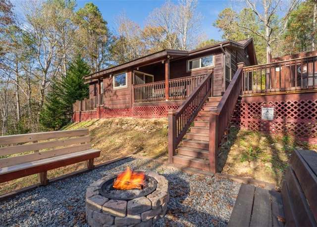 Property at 485 Banner Cir, Ellijay, GA 30540, 3 beds, 2 baths