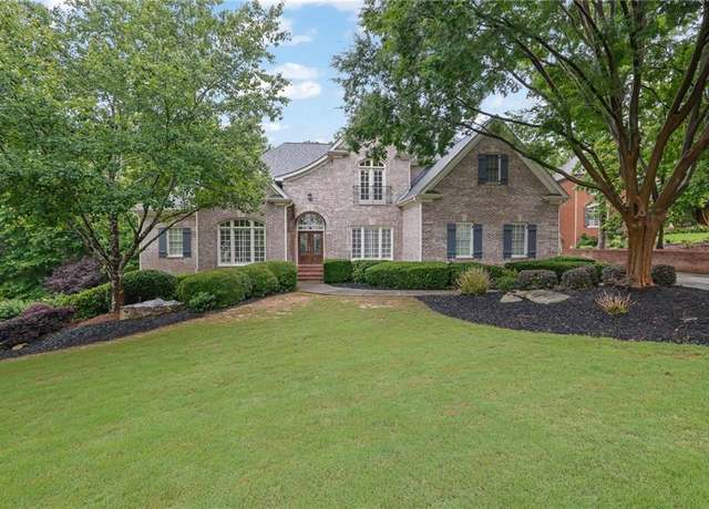 Property at 415 Winn Park Ct, Roswell, GA 30075, 5 beds, 5.5 baths