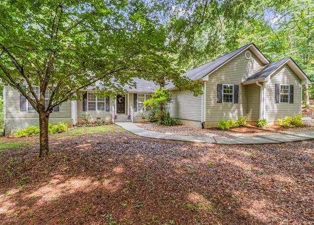 Property at 1221 Hidden Lakes Trl, Jefferson, GA 30549, 3 beds, 2 baths