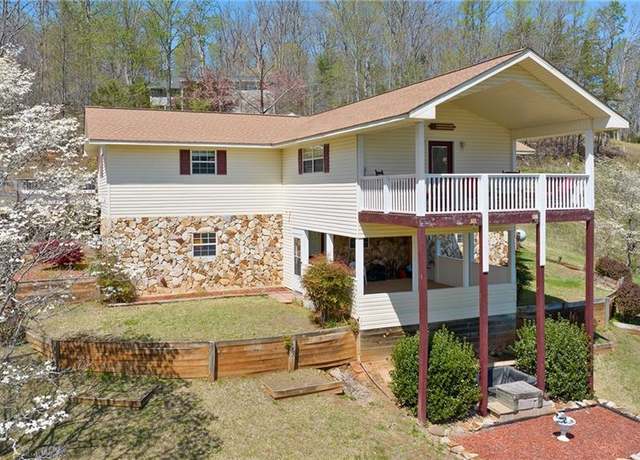 Property at 6360 Springwood Trl, Young Harris, GA 30582, 3 beds, 3.5 baths
