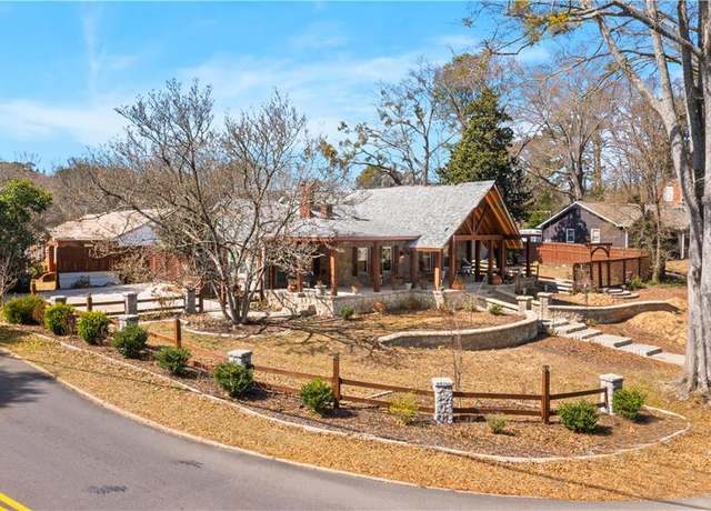 Property at 942 Hardwick Cir, Dalton, GA 30720, 4 beds, 3 baths