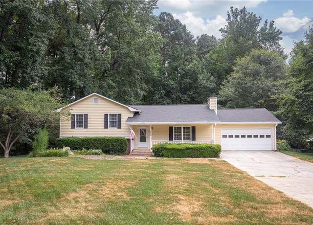 Property at 1484 Lakemont Dr, Grayson, GA 30017, 3 beds, 2 baths