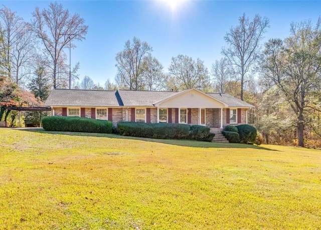 Property at 1174 Hospital Rd, Commerce, GA 30529, 4 beds, 2 baths