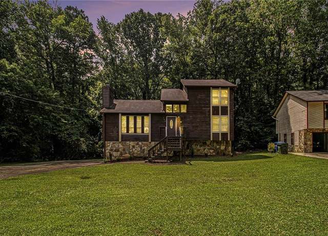 Property at 300 Twin Tendrils SW, Atlanta, GA 30331, 4 beds, 2.5 baths