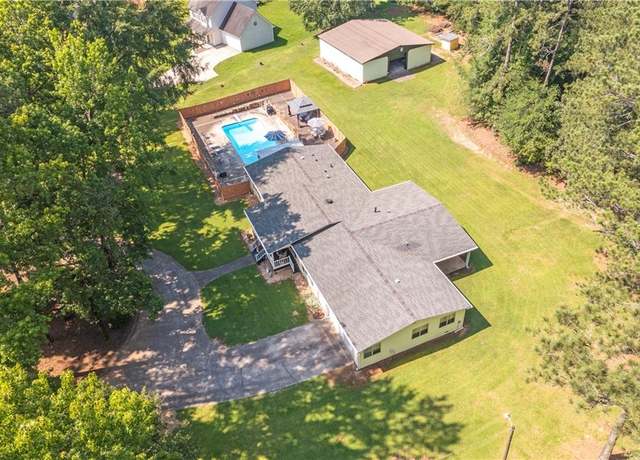 Property at 8065 Norris Lake Rd, Snellville, GA 30039, 4 beds, 2 baths