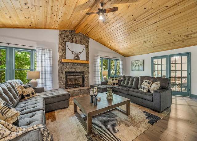 Property at 132 Indigo Dr, Ellijay, GA 30540, 5 beds, 4 baths