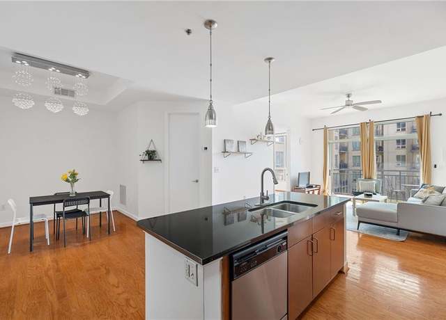 Property at 711 Cosmopolitan Dr NE #300, Atlanta, GA 30324, 2 beds, 2 baths