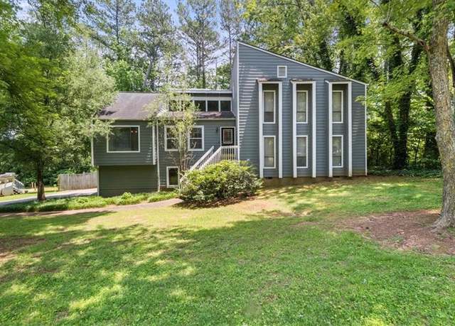 Property at 3962 Fairington Dr, Marietta, GA 30066, 4 beds, 3 baths