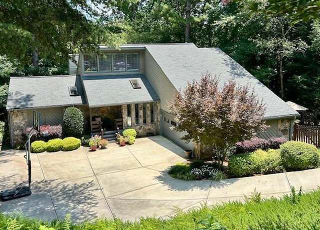 Property at 4221 Burns Heritage Trl NE, Roswell, GA 30075, 5 beds, 4 baths