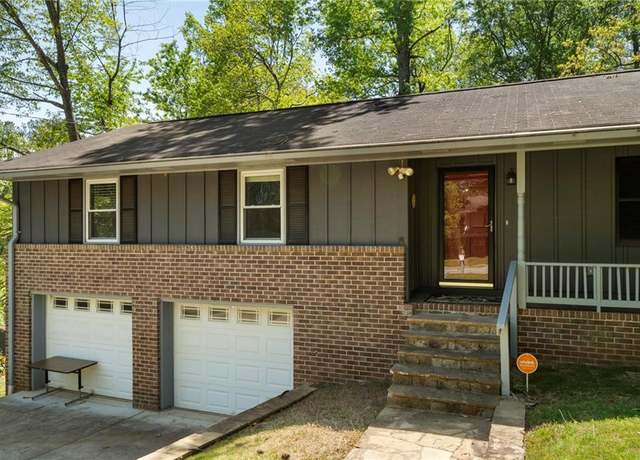 Property at 3105 Sumac Dr, Atlanta, GA 30360, 3 beds, 2 baths