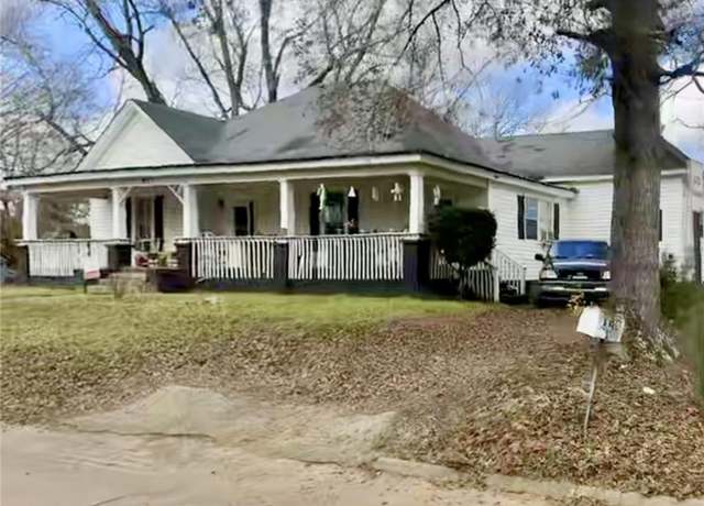 Property at 1019 W College St, Griffin, GA 30224, 5 beds, 2 baths