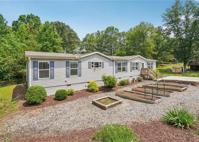Property at 3204 Joe Parker Rd, Gainesville, GA 30507, 4 beds, 2 baths