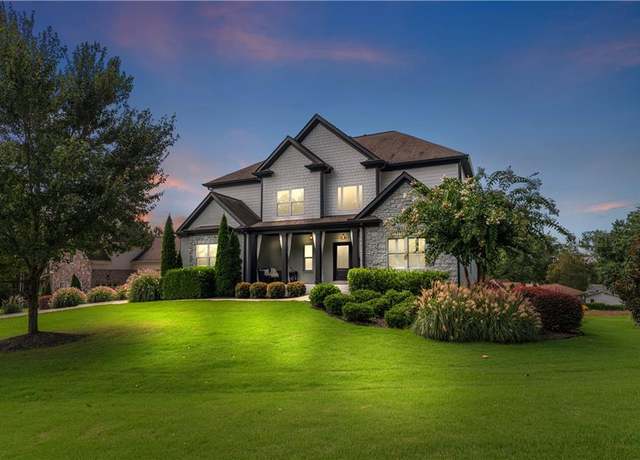 Property at 1186 Lincoln Dr, Marietta, GA 30066, 5 beds, 4.5 baths