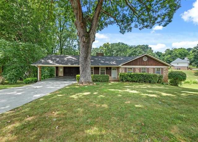 Property at 4415 Holiday Heights Dr, Oakwood, GA 30566, 5 beds, 3 baths