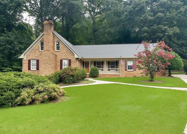 Property at 3074 Four Oaks Dr, Dunwoody, GA 30360, 4 beds, 4 baths