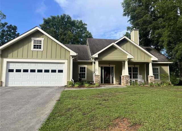 Property at 10390 Rivertown Rd, Fairburn, GA 30213, 3 beds, 2 baths