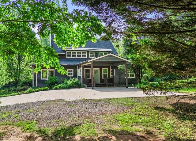Property at 319 Tobacco Pouch Ln, Dahlonega, GA 30533, 3 beds, 2.5 baths