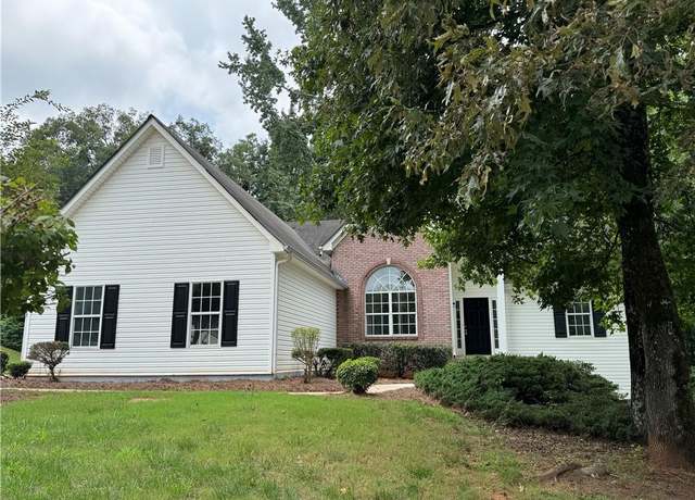 Property at 4556 Duane Dr, Buford, GA 30519, 3 beds, 2 baths