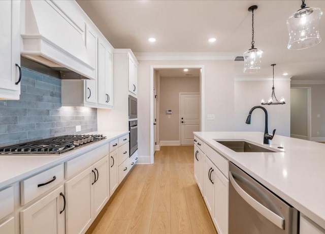 Property at 108 Redford Ln, Canton, GA 30115, 3 beds, 3 baths