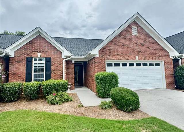 Property at 137 Regency Row SW, Calhoun, GA 30701, 2 beds, 2 baths