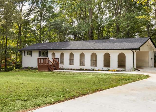 Property at 1019 Crestwood Ln, Stone Mountain, GA 30087, 4 beds, 2 baths