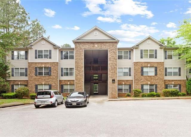 Property at 3203 Fairington Dr, Lithonia, GA 30038, 3 beds, 2 baths