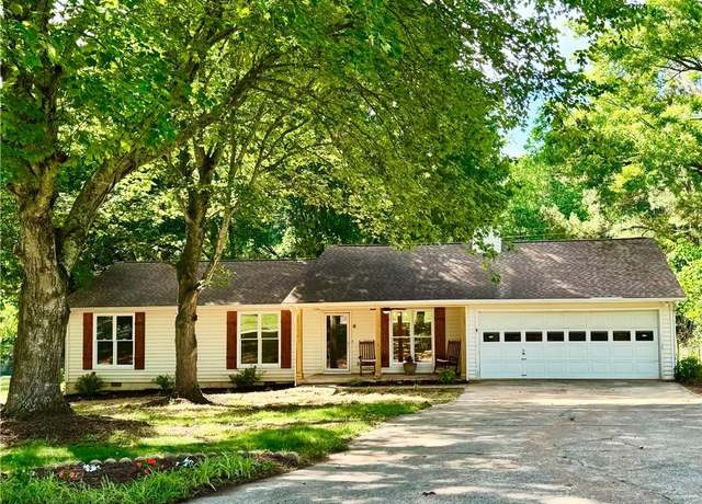 Property at 5540 Farm House Ln, Oakwood, GA 30566, 3 beds, 2 baths
