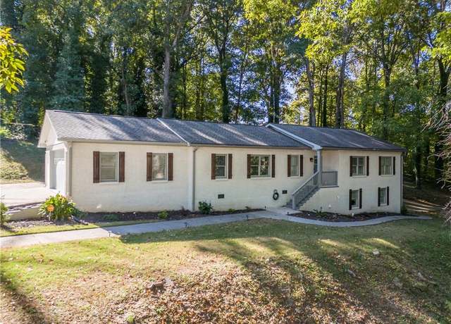 Property at 2418 Bolling Brook Dr SW, Atlanta, GA 30311, 5 beds, 3 baths
