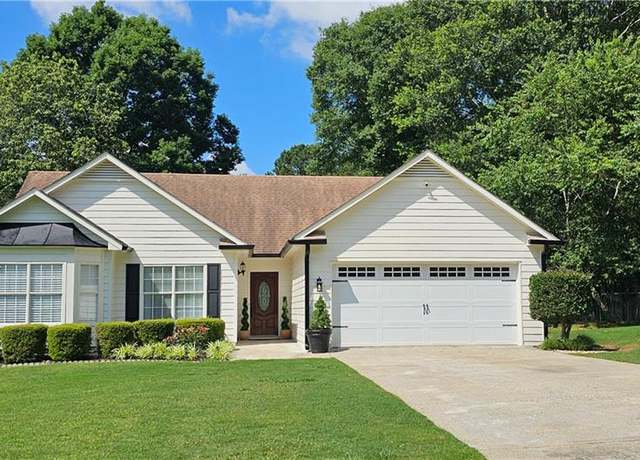 Property at 479 Cedar Trl, Winder, GA 30680, 3 beds, 2 baths