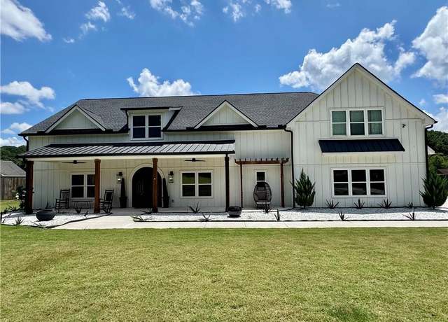 Property at 590 Hood Ave, Fayetteville, GA 30214, 5 beds, 4 baths