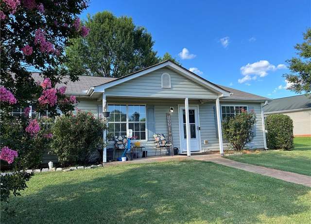 Property at 311 Dove Pt, Social Circle, GA 30025, 3 beds, 2 baths