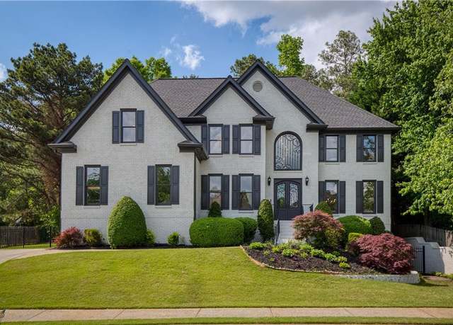 Property at 818 Forest Path Ln, Alpharetta, GA 30022, 5 beds, 5 baths