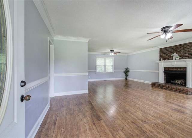 Property at 60 Lee St, Rockmart, GA 30153, 3 beds, 2 baths