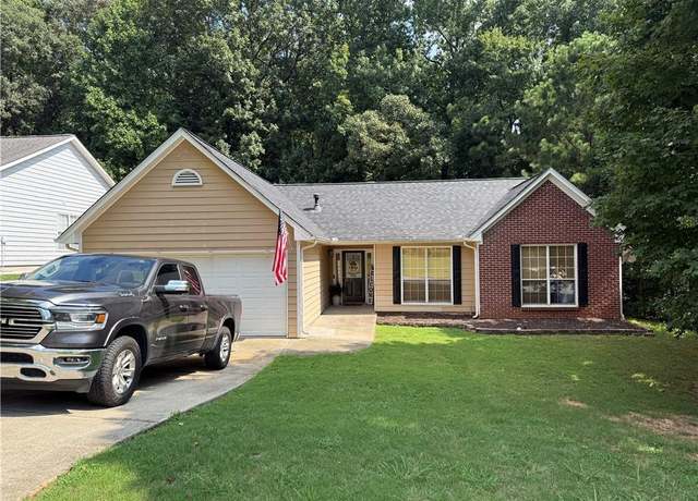Property at 211 Clarion Rd, Lawrenceville, GA 30043, 3 beds, 2 baths