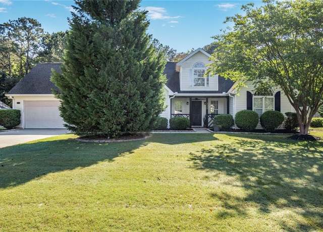 Property at 320 Windermere Dr, Loganville, GA 30052, 3 beds, 2 baths