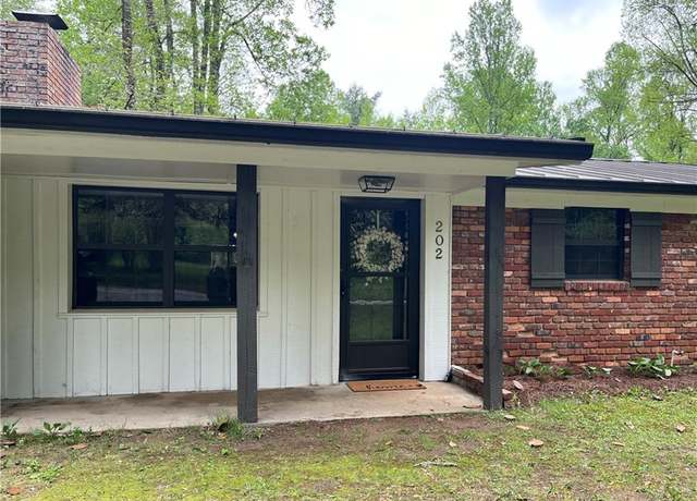 Property at 202 Chastain Rd, Sautee Nacoochee, GA 30571, 4 beds, 2 baths