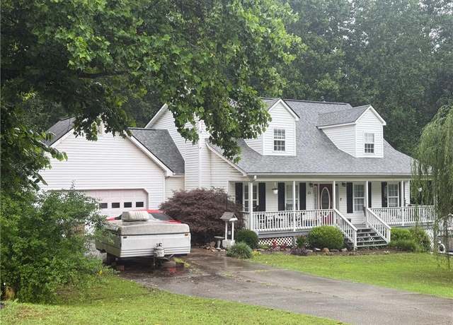Property at 482 Cedar Trl, Winder, GA 30680, 3 beds, 2.5 baths
