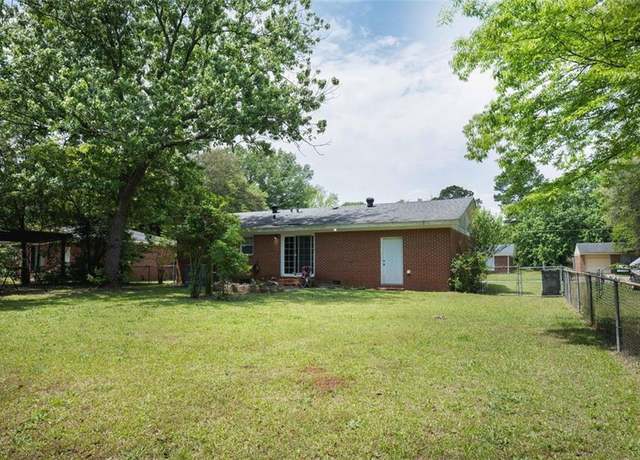Property at 414 Charles Dr, Fort Valley, GA 31030, 3 beds, 1.5 baths