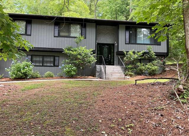 Property at 3630 High Point Ln SW, Atlanta, GA 30331, 5 beds, 4 baths