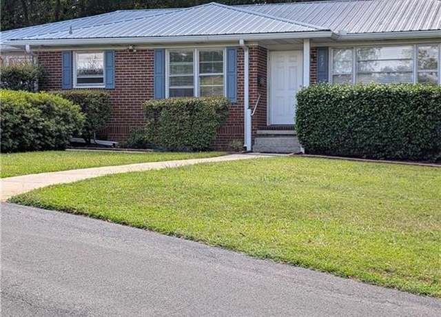 Property at 657 W Kytle St, Cleveland, GA 30528, 3 beds, 2 baths