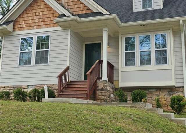 Property at 4075 SW Fairburn Ave SW, Atlanta, GA 30331, 3 beds, 2.5 baths