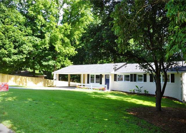 Property at 136 Rosewood Dr, Dallas, GA 30132, 3 beds, 2 baths