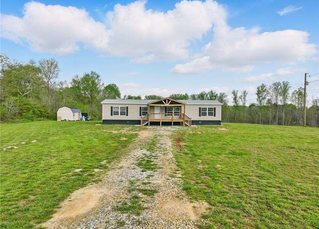 Property at 262 Garrison Rd, Carnesville, GA 30521, 3 beds, 2 baths