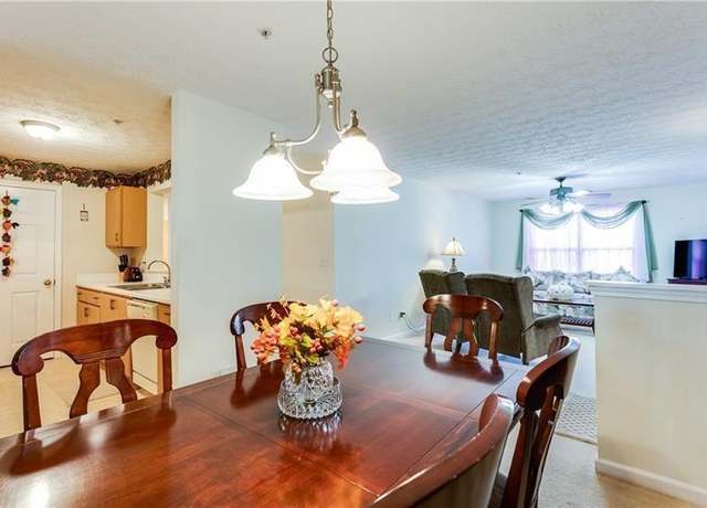 Property at 10202 Fairington Ridge Cir, Lithonia, GA 30038, 3 beds, 2 baths