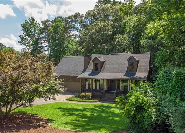 Property at 1066 Sea Oats Way SW, Lilburn, GA 30047, 3 beds, 2 baths