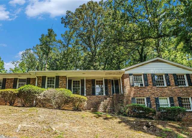 Property at 4039 Pineview Dr SE, Smyrna, GA 30080, 3 beds, 3 baths
