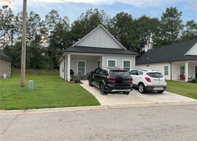 Property at 117 Chalfont Cir, Carrollton, GA 30117, 3 beds, 2 baths