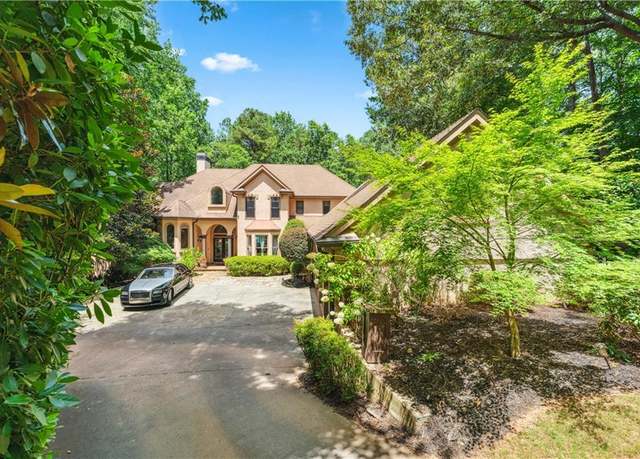 Property at 5041 Towne Lake Hls N, Woodstock, GA 30189, 7 beds, 5.5 baths