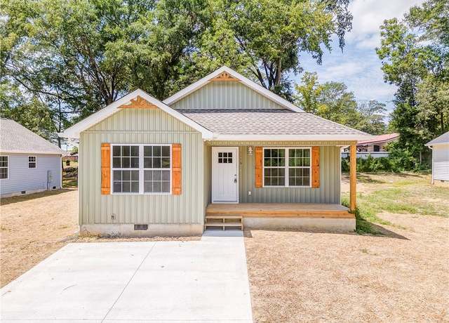 Property at 3 New Doris St, Dalton, GA 30721, 3 beds, 2 baths