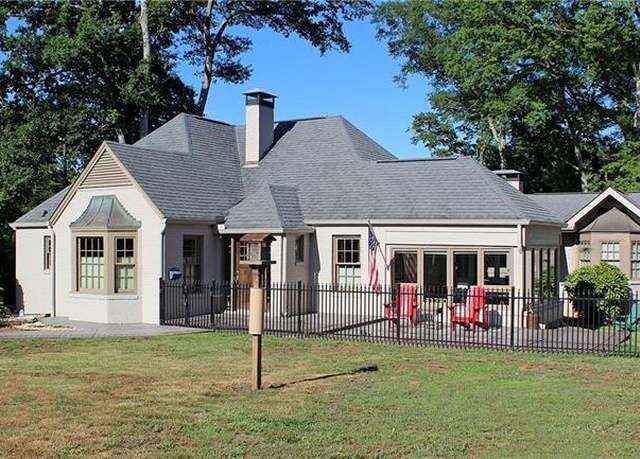 Property at 584 Cherokee St NE, Marietta, GA 30060, 3 beds, 3 baths